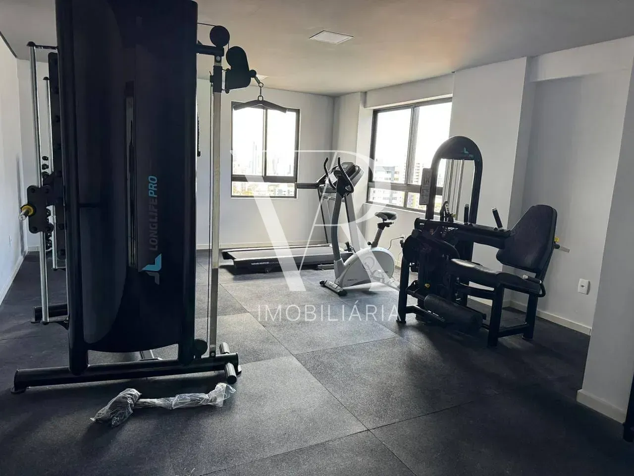 3-bedroom apartment with a suite and 2 parking spots — photo 17