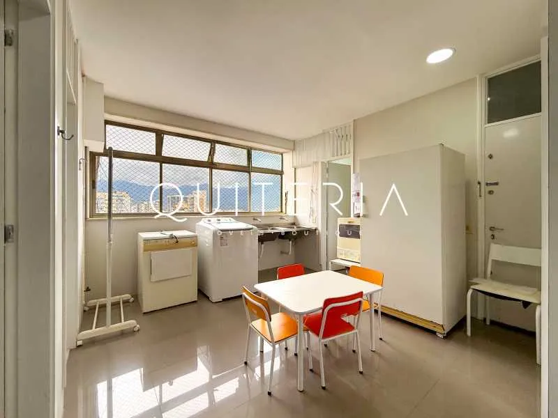 Apartment with 4 bedrooms and 5 bathrooms plus 2 parking spaces — photo 29