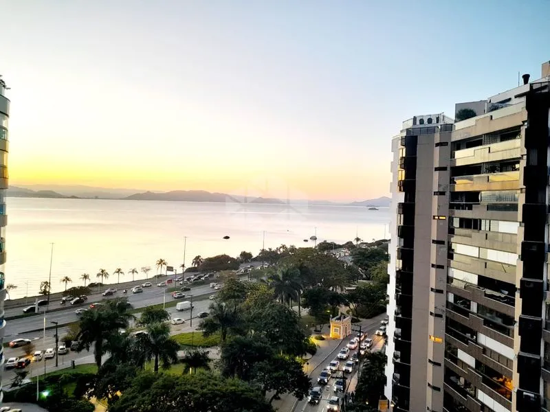 Duplex penthouse with 3 bedrooms and 303 m² — photo 37