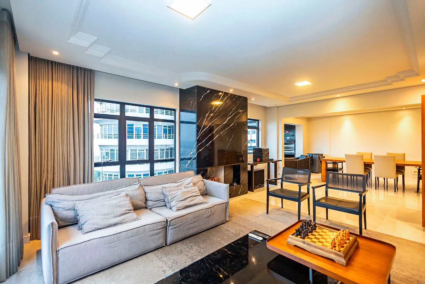 Furnished apartment with open-plan kitchen and 4 bedrooms — photo 7