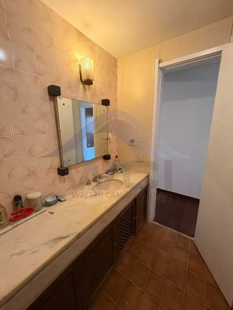 3-bedroom apartment with a bathtub — photo 23