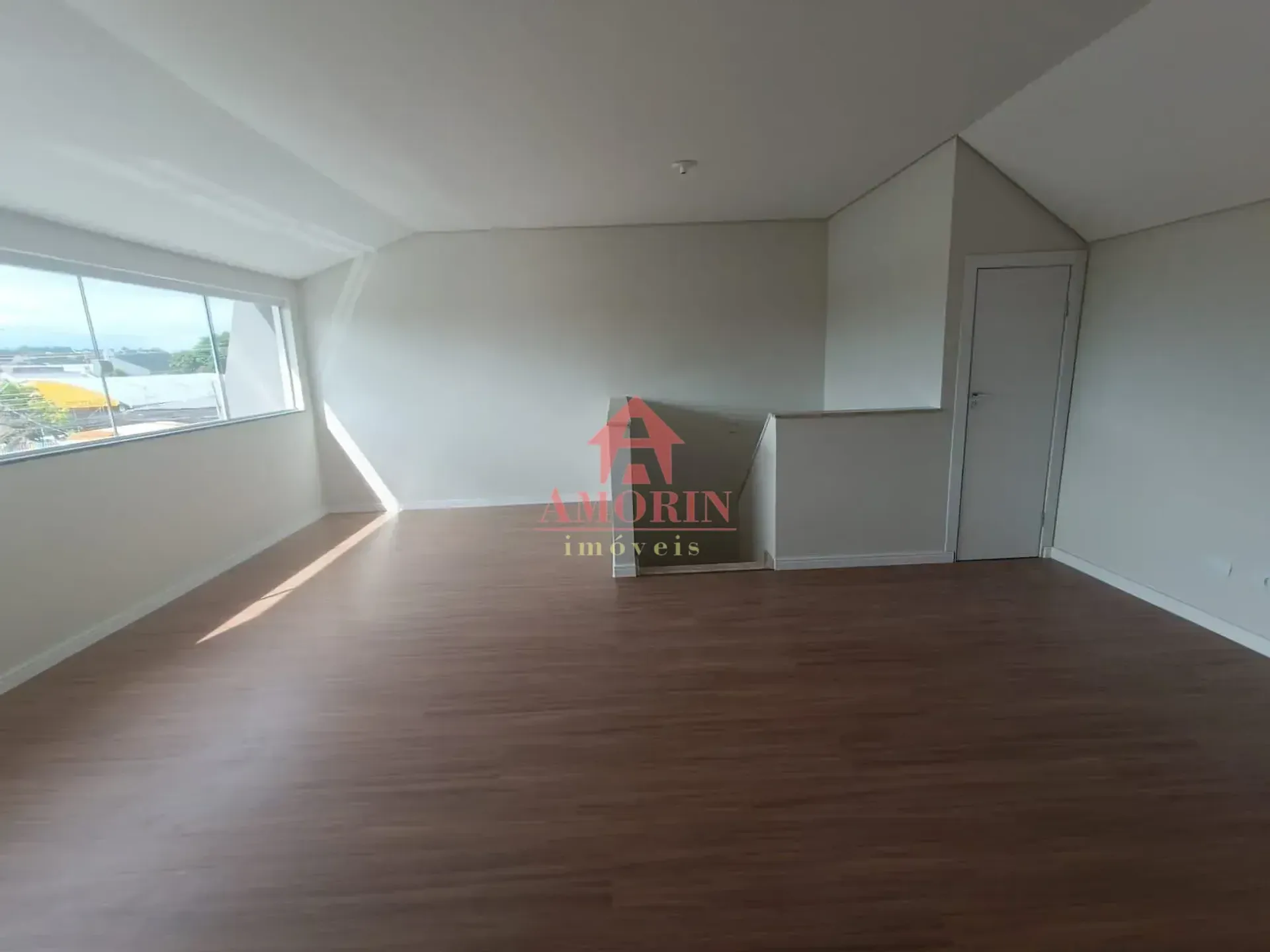 Townhouse with 3 bedrooms, en-suite and balcony — photo 22
