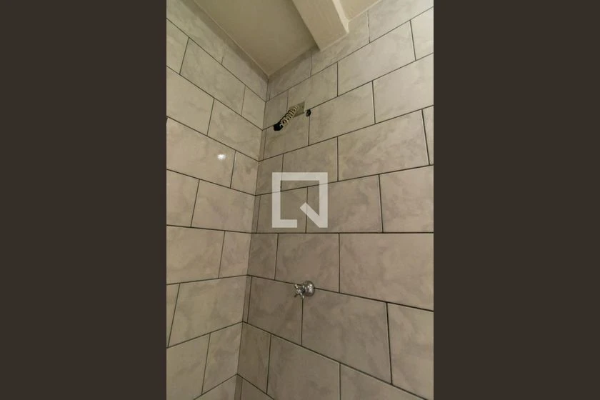 Unfurnished studio rental with 1 bedroom and private kitchen — photo 10