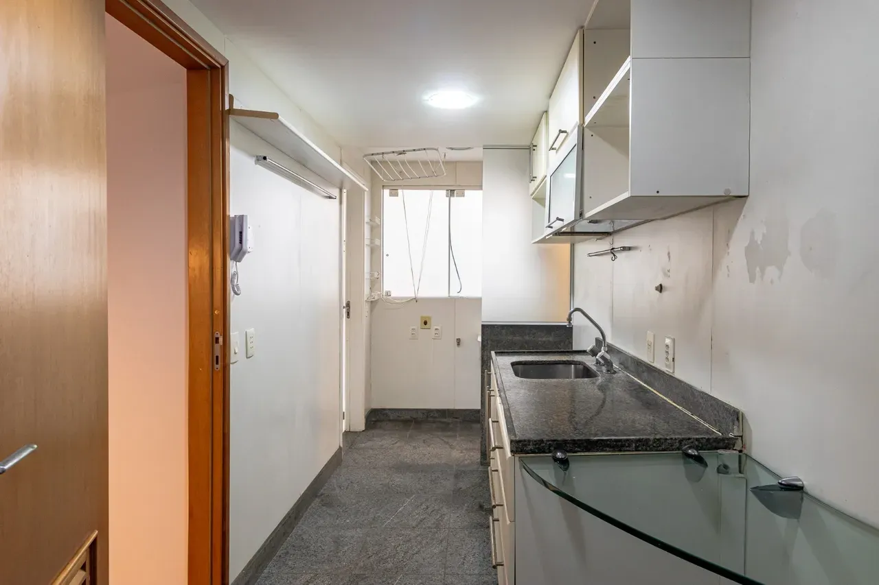 3-bedroom apartment with a walk-in closet — photo 20