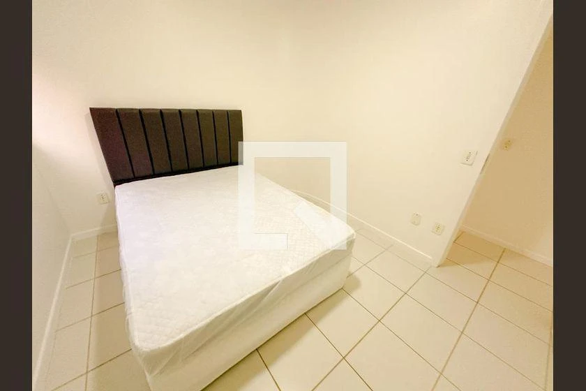 Apartamento com cozinha separada e 2 quartos e 1 vaga — photo 13
