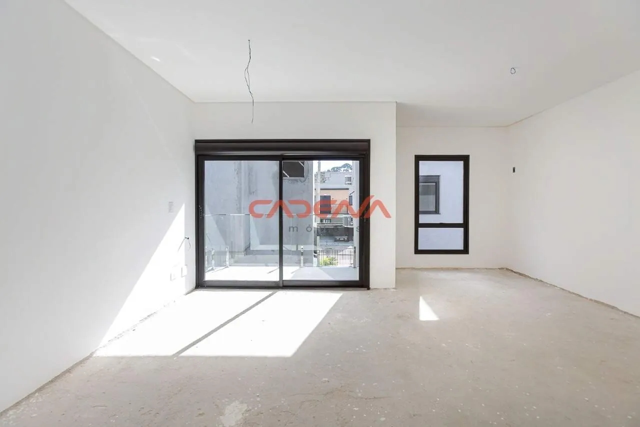 Balcony with a grill in a 3-bedroom house, 128 m² — photo 8