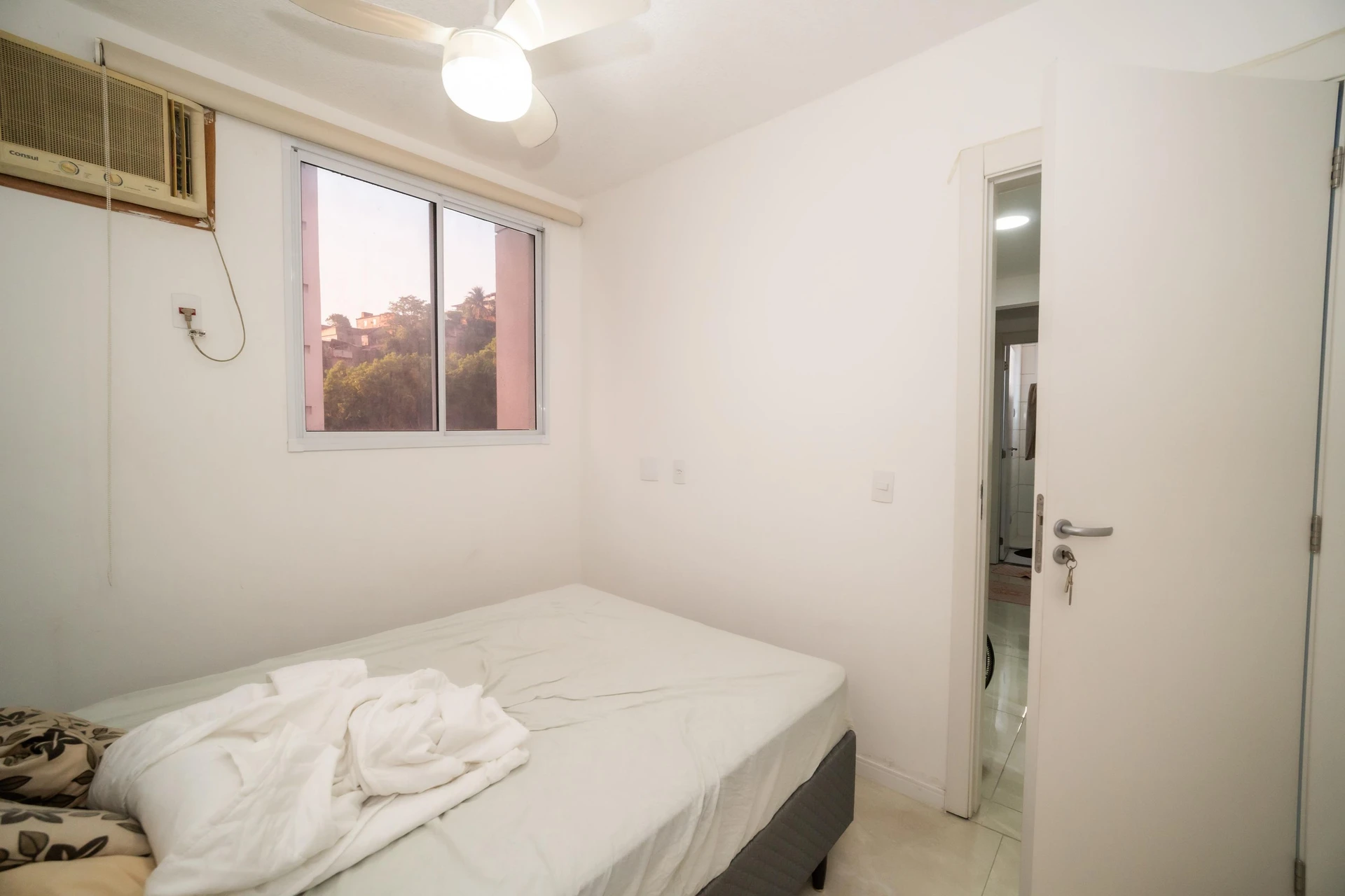 2-bedroom apartment in a building with a gym — photo 15