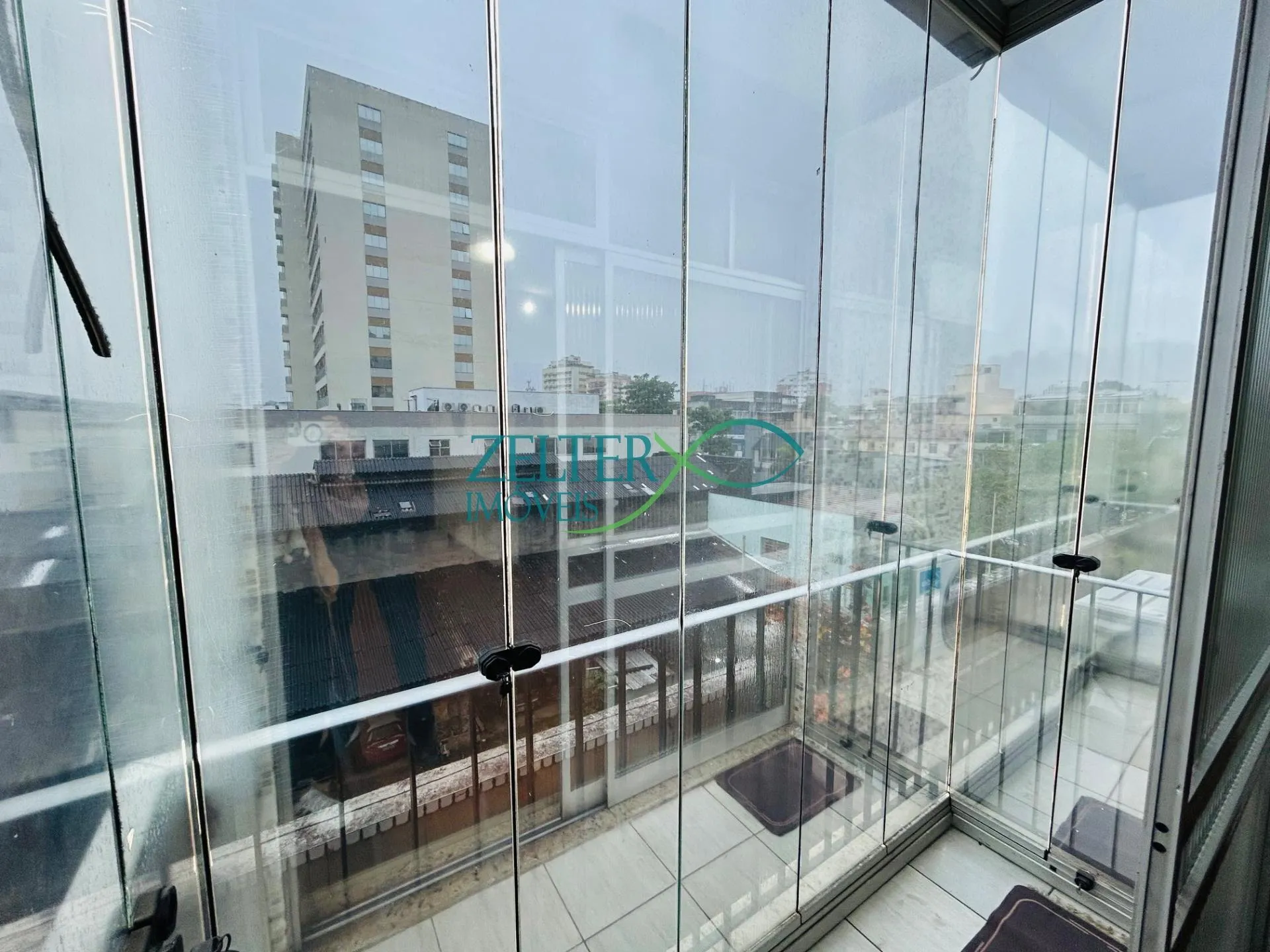 Apartment, 44 m², with a glass-enclosed balcony — photo 7
