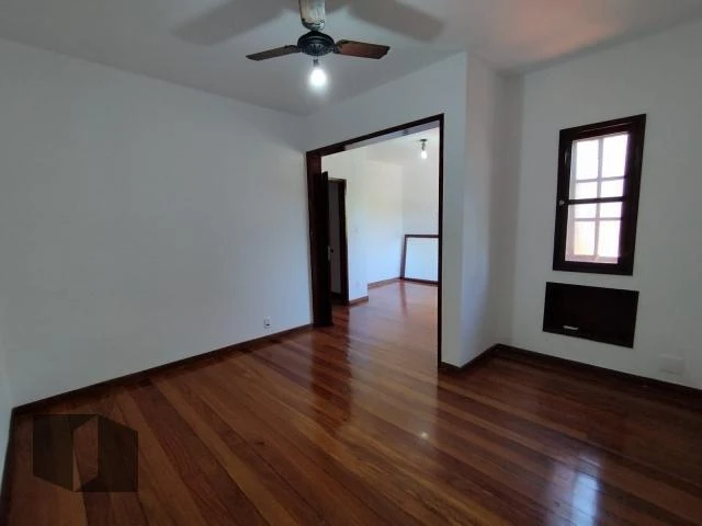 602 m² house with 4 bedrooms and a gas stove kitchen — photo 5