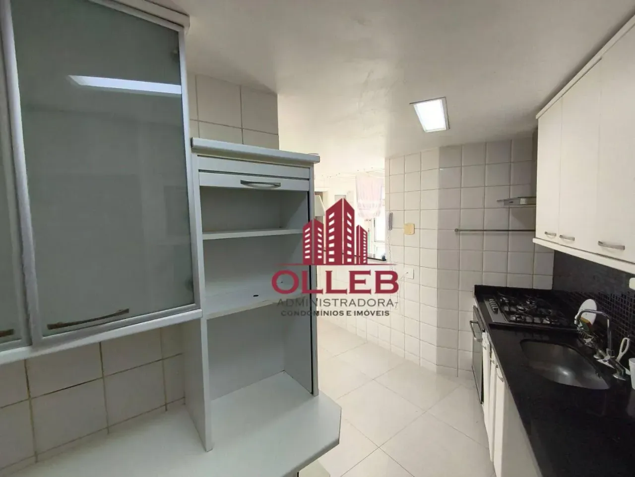 3-bedroom apartment with 4 bathrooms and enclosed balcony — photo 4