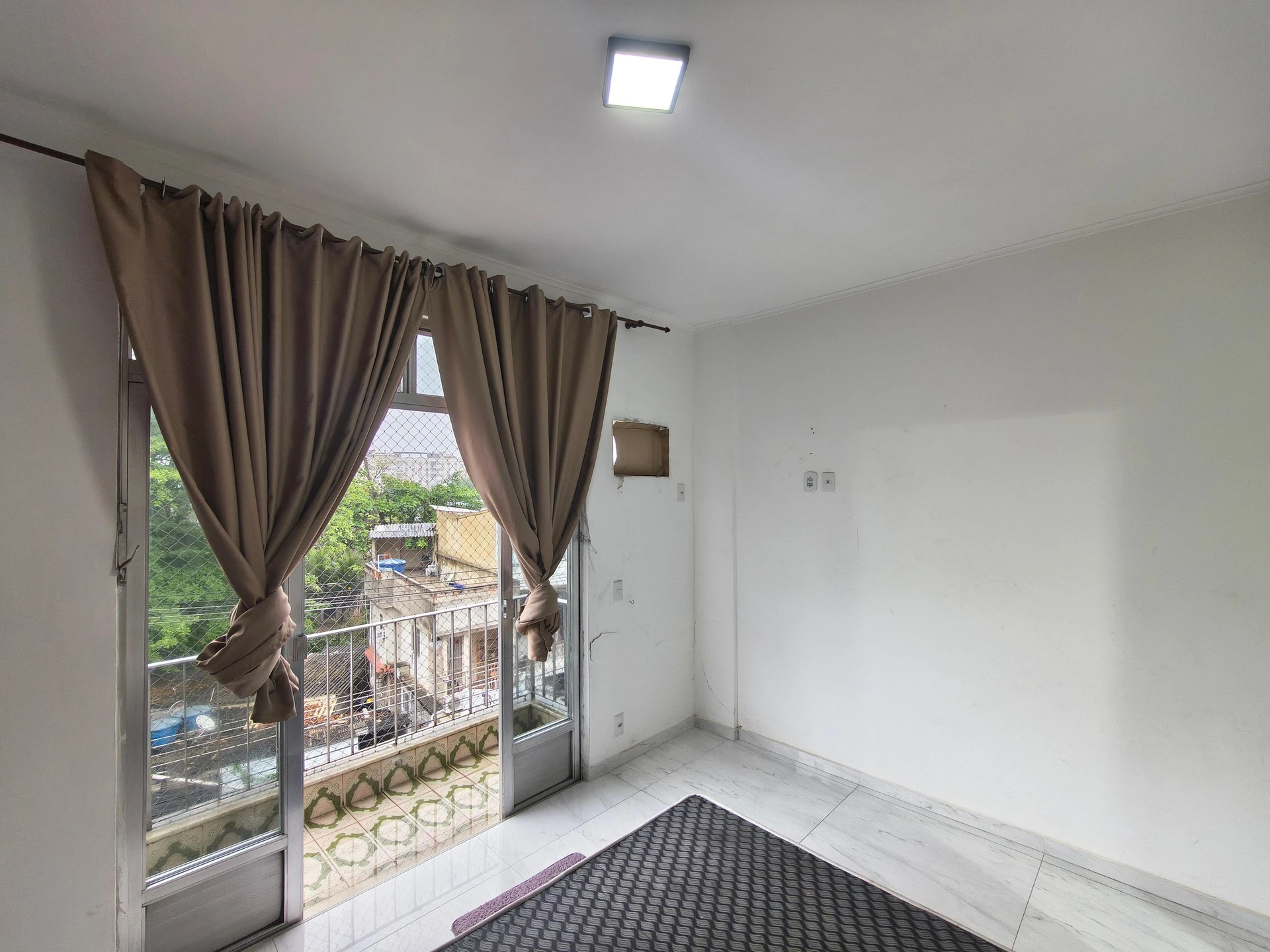Apartment with 2 bedrooms and a balcony — photo 25