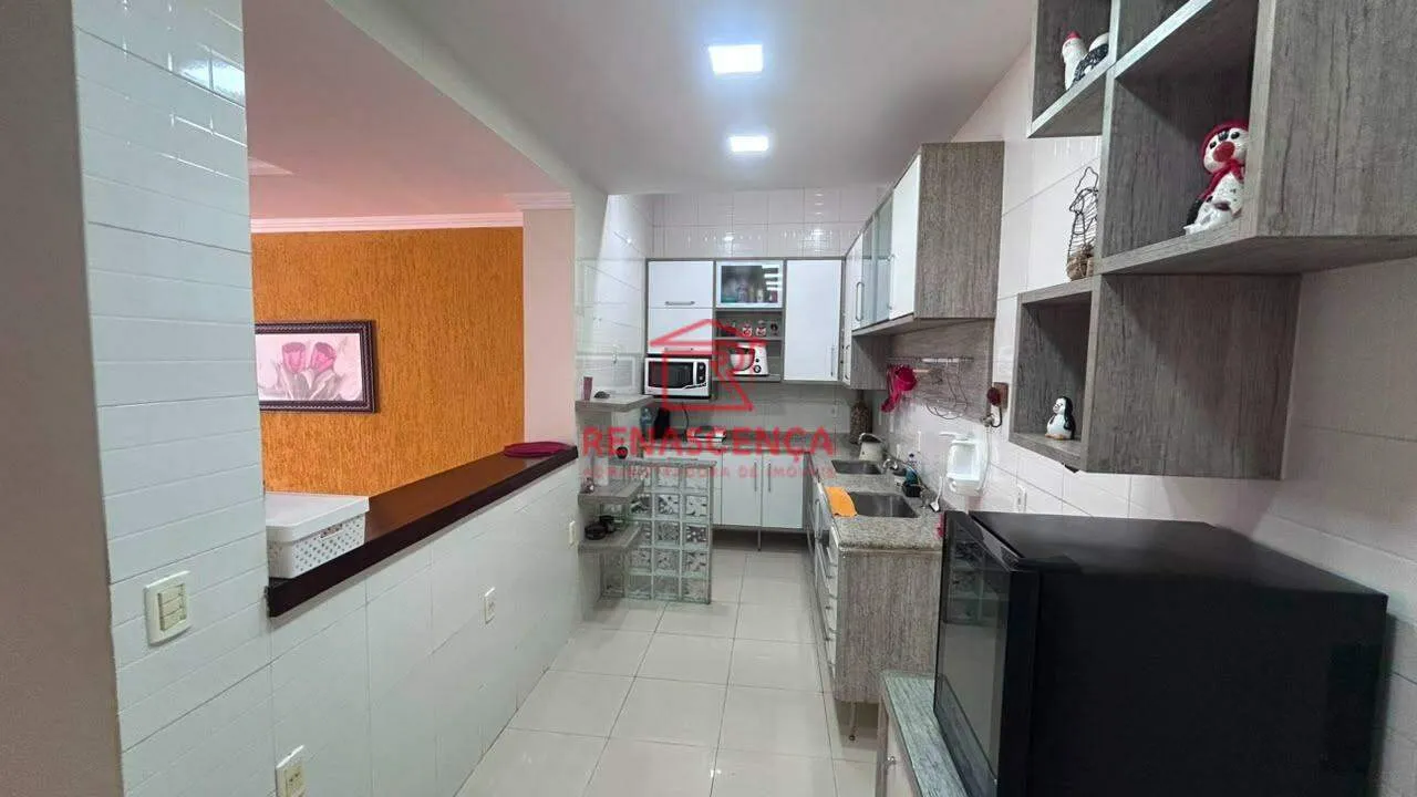House with 4 bedrooms and 5 bathrooms and 3 parking spots — photo 10