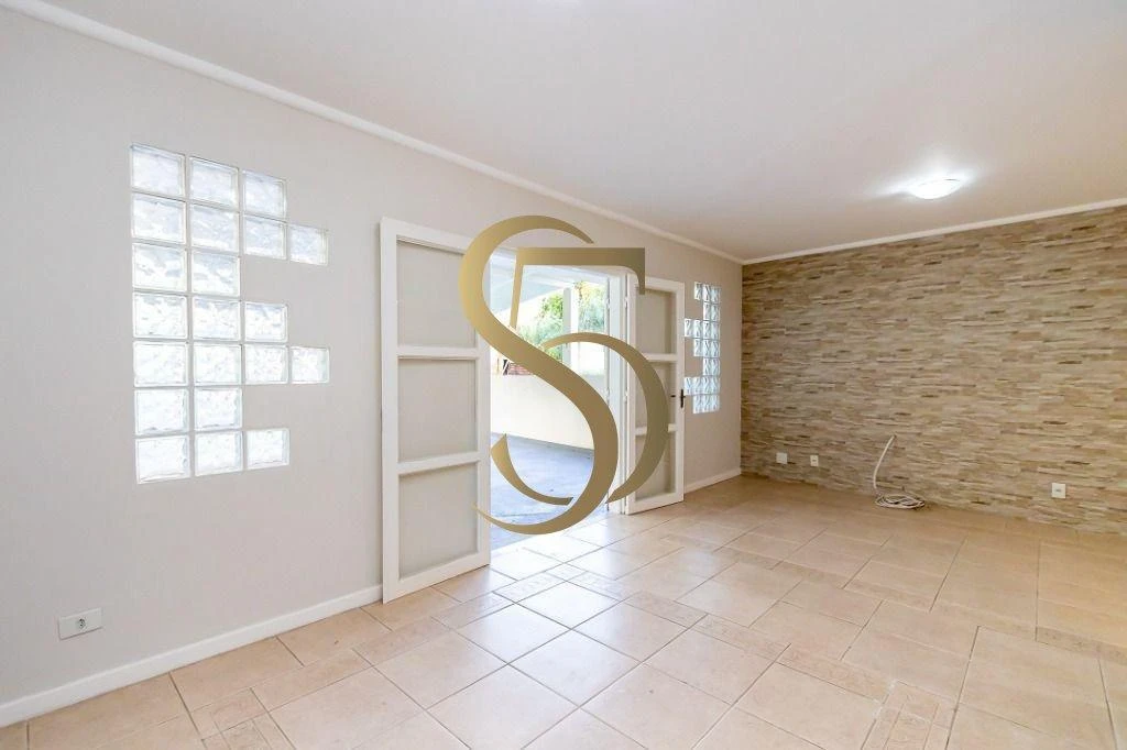 170 m² house with 4 bedrooms and a balcony