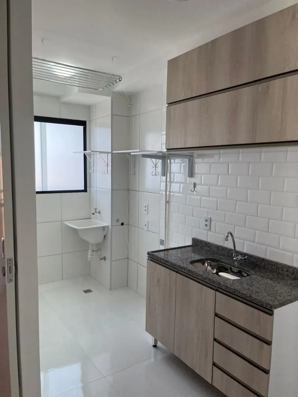 1-bedroom apartment with balcony and laundry area — photo 4