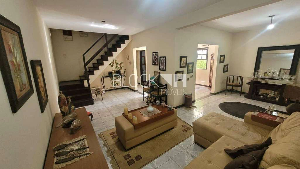 Casa de 400 m² com 3 quartos e piso em cerâmica — photo 2