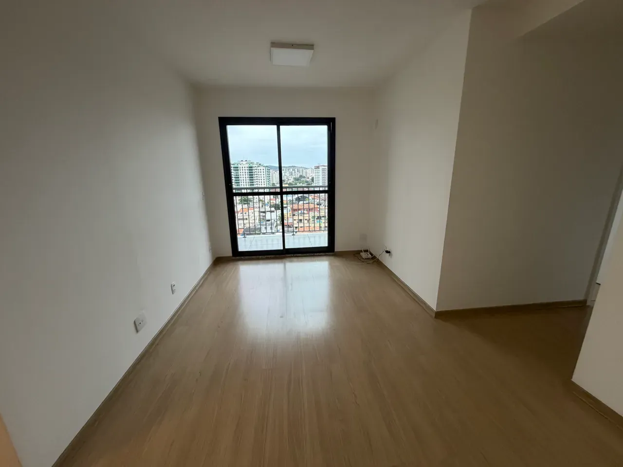 Wood or laminate floors in a 3-bedroom apartment, 69 m² — photo 9