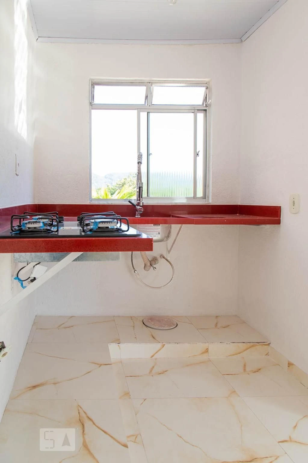 Studio with a balcony and an en-suite bedroom — photo 16