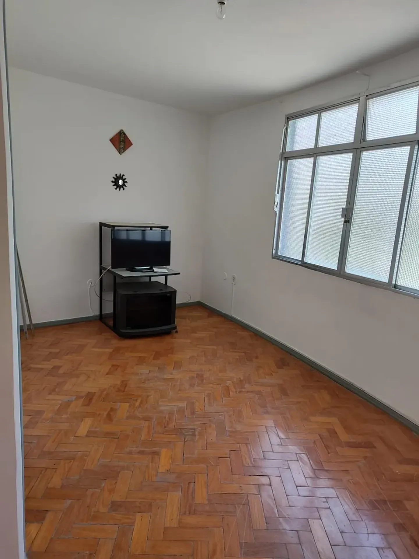 Квартира на 1-му поверсі з дерев'яною підлогою або ламінатом — photo 3