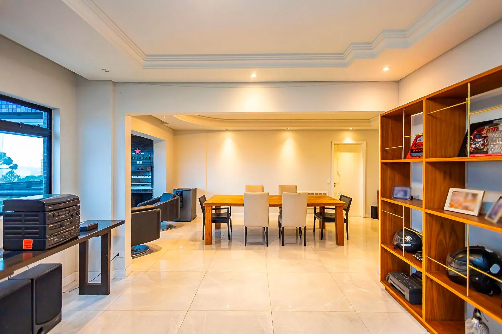 Furnished apartment with open-plan kitchen and 4 bedrooms — photo 11