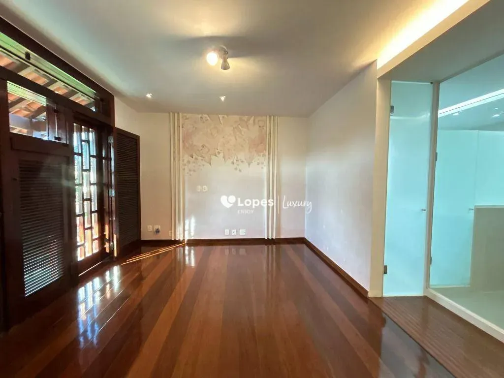 House with 5 en-suite bedrooms and an open gas kitchen — photo 33
