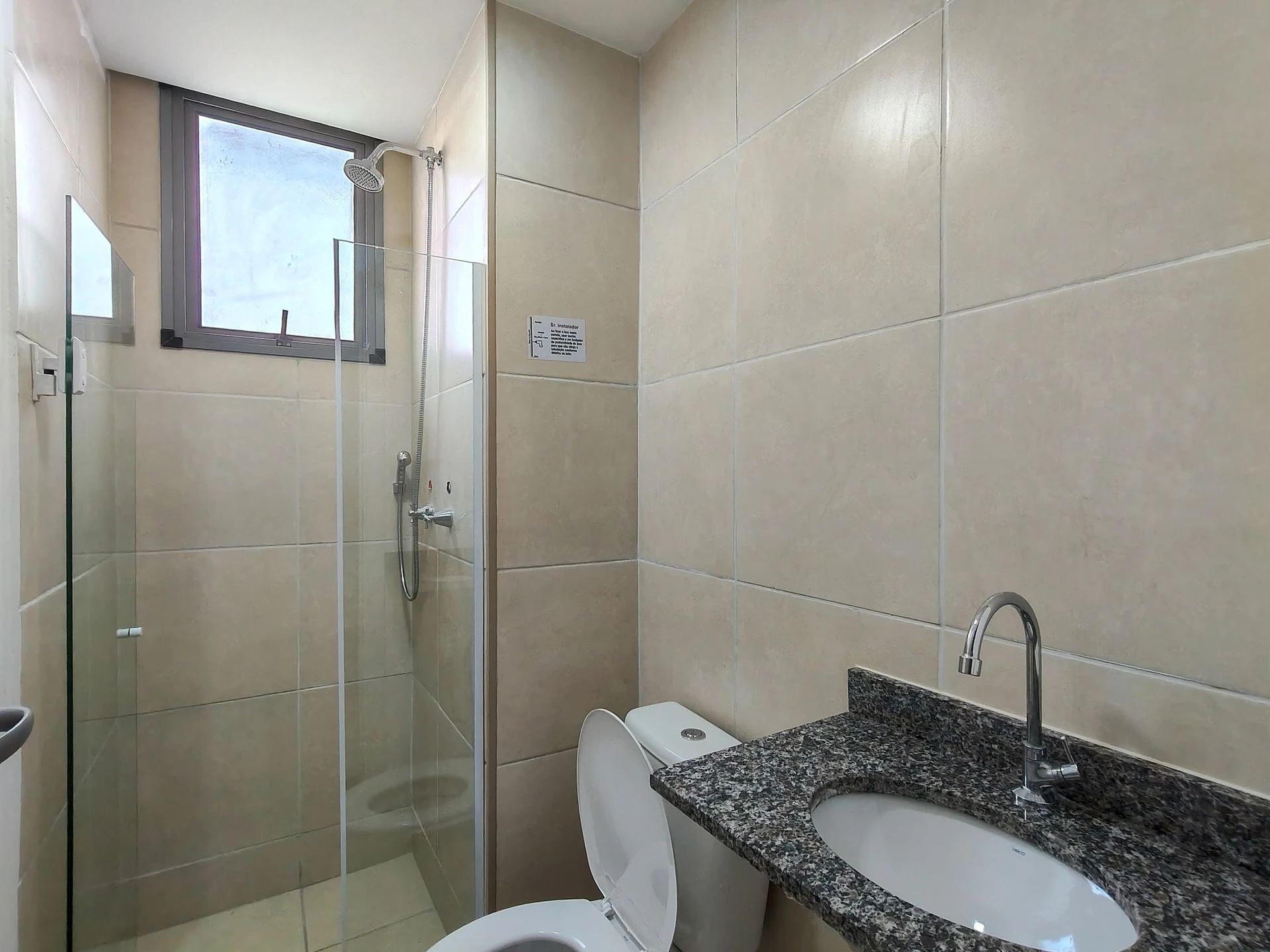 Apartamento com 2 quartos e varanda de vidro fechada — photo 18
