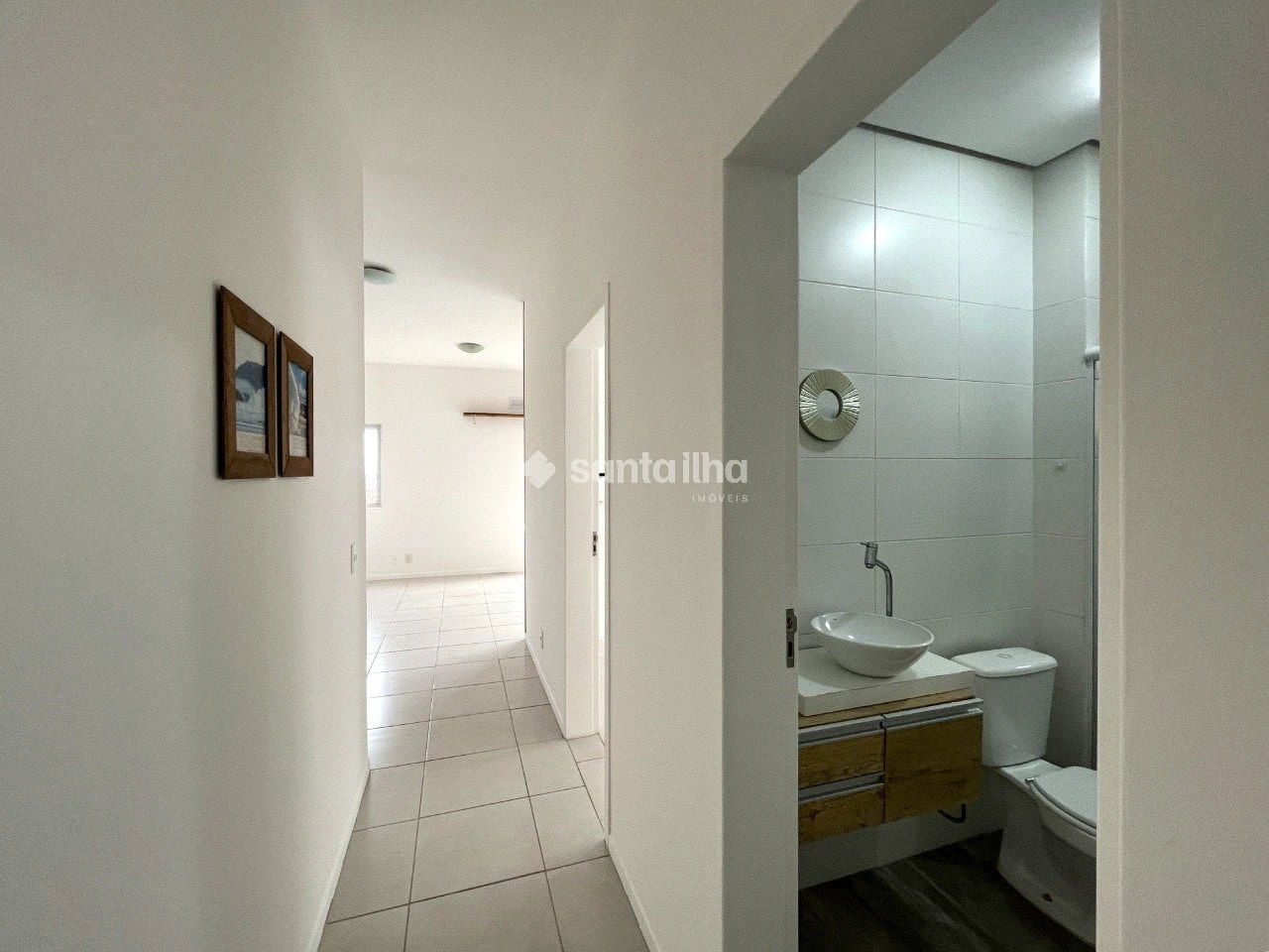Balcony with a grill in a 2-bedroom apartment, 74 m² — photo 18