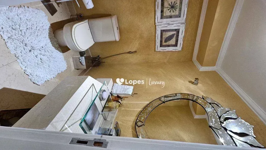 Furnished house with 6 en-suite suites and a private pool — photo 38