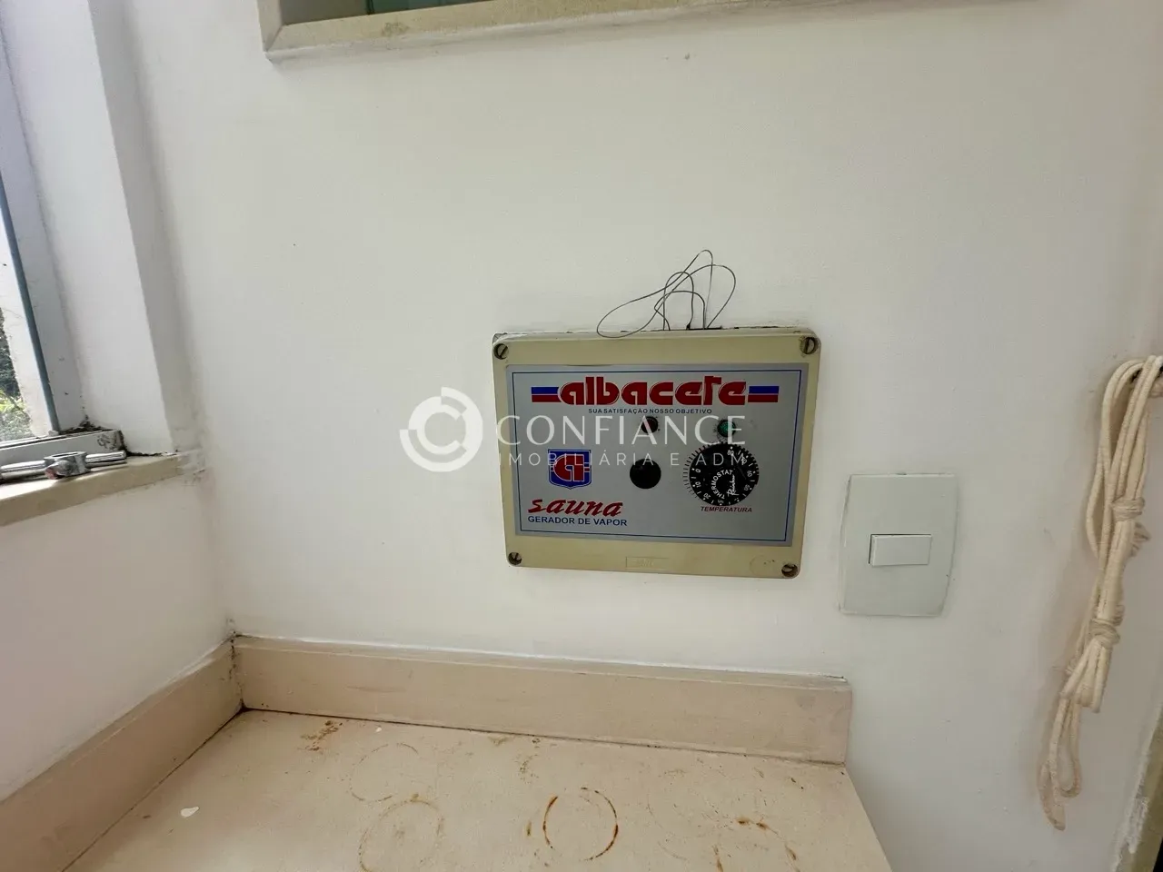 Квартира з 4 спальнями та дерев'яною підлогою або ламінатом — photo 41