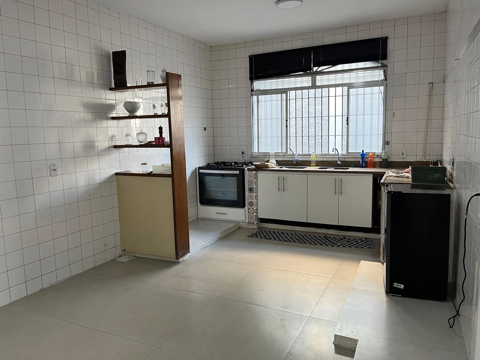 Casa sem mobília com 4 suítes e 7 banheiros — photo 2