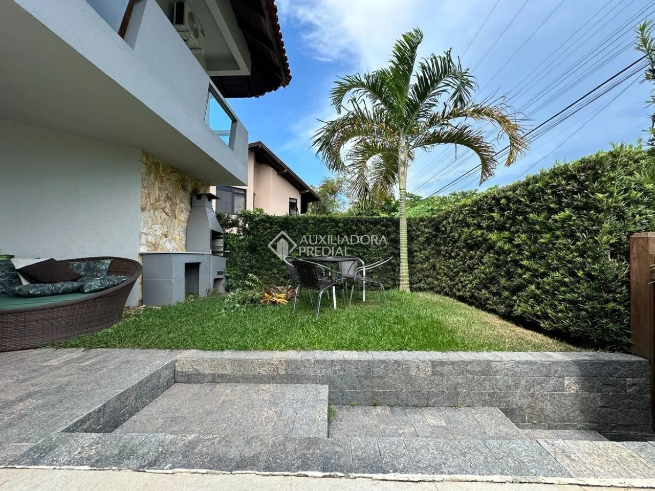 3 quartos e varanda envidraçada: casa de 288 m² — photo 15