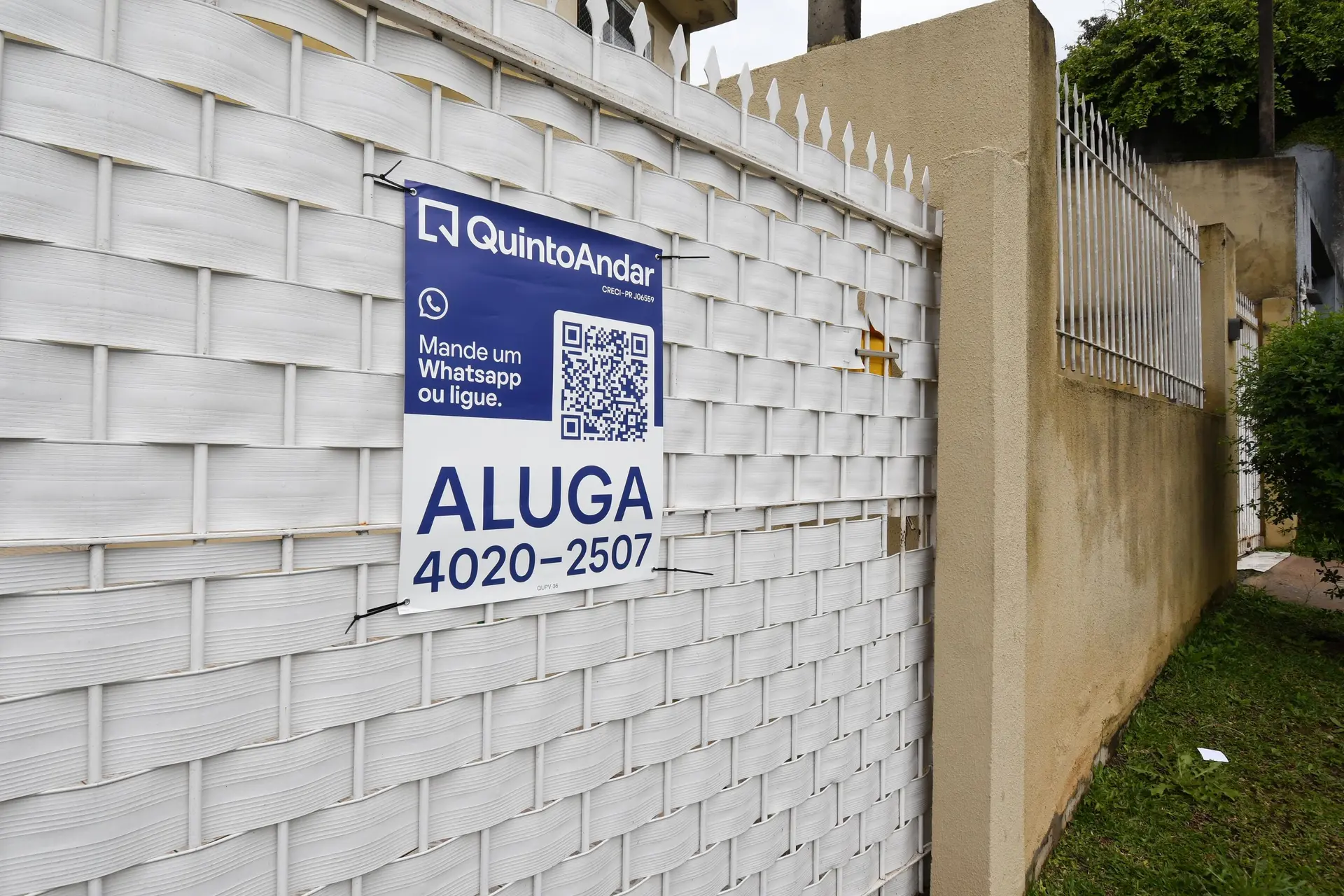 3-bedroom house with a garden in Curitiba — photo 44