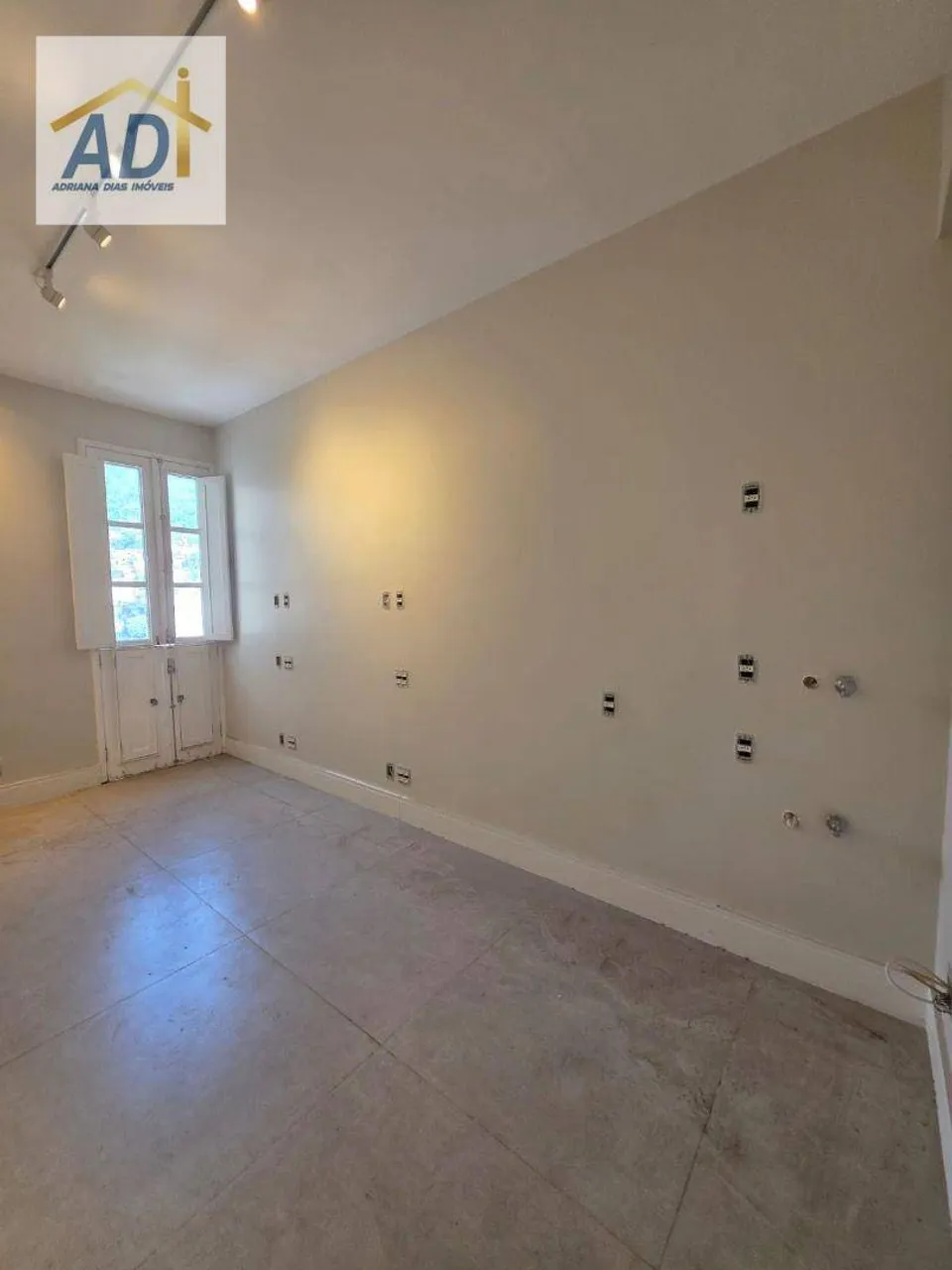 Apartamento compacto com 1 dormitório e cantinho de cozinha — photo 4