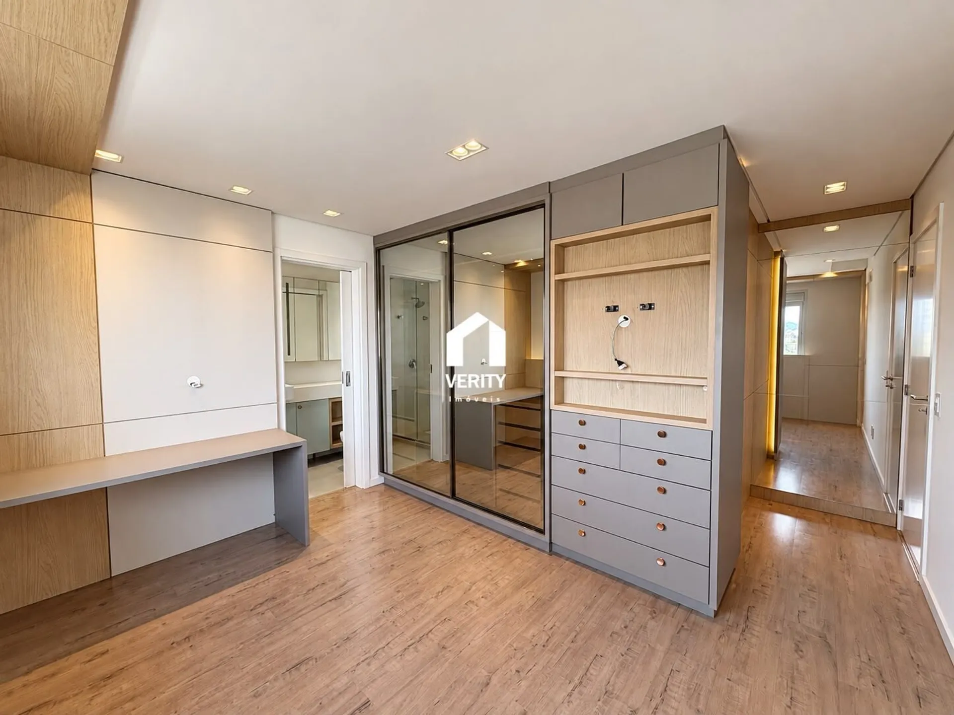 Apartment, 94 m², with a grill on the balcony — photo 10