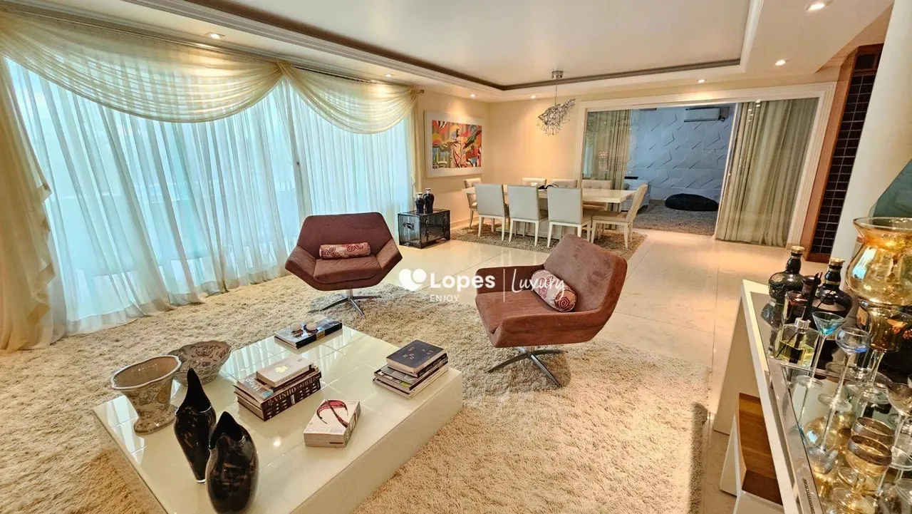 Furnished house with 5 bedrooms and a kitchen open to living — photo 12
