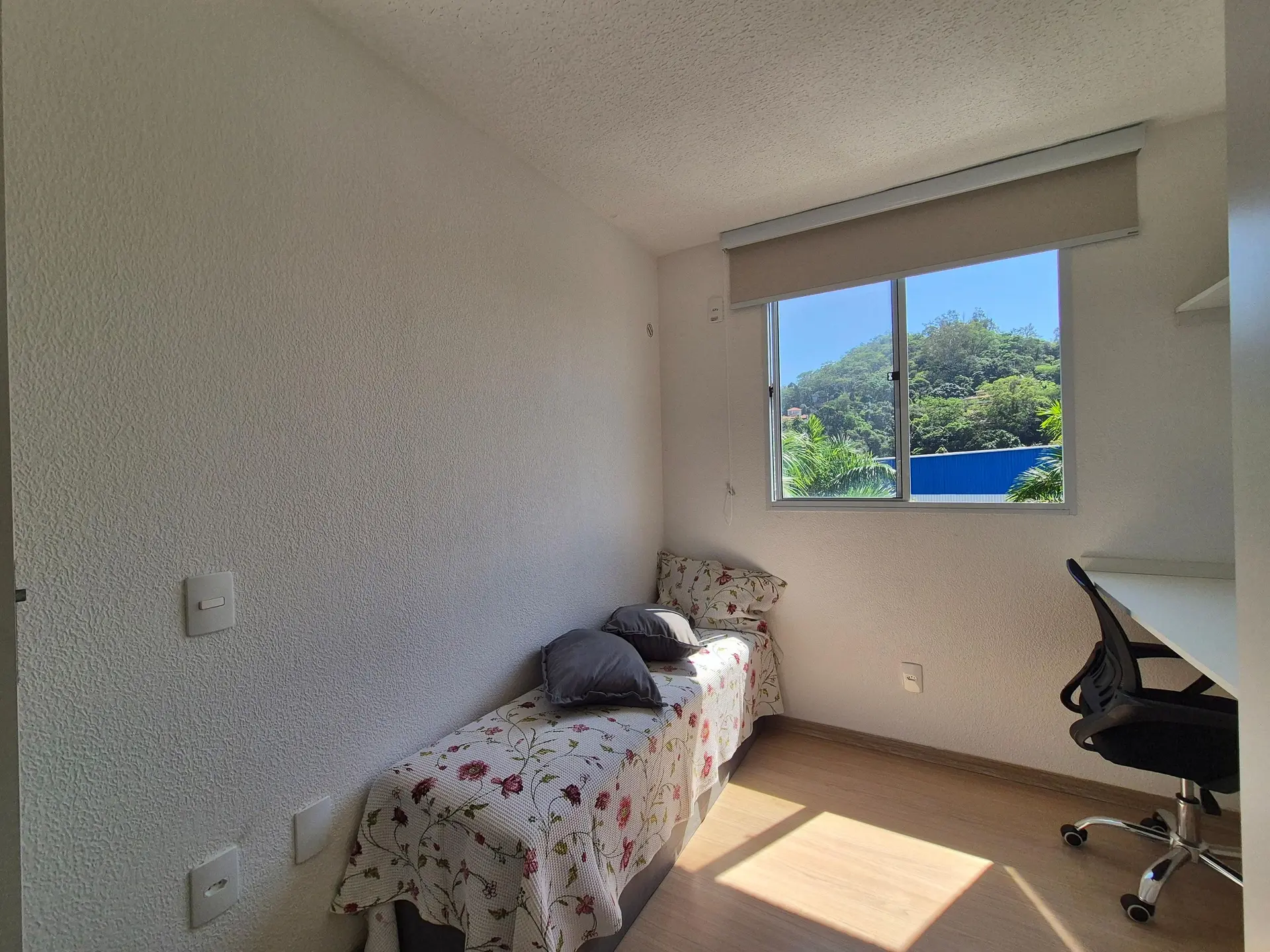Home office in a 2-bedroom apartment, 65 m² — photo 4