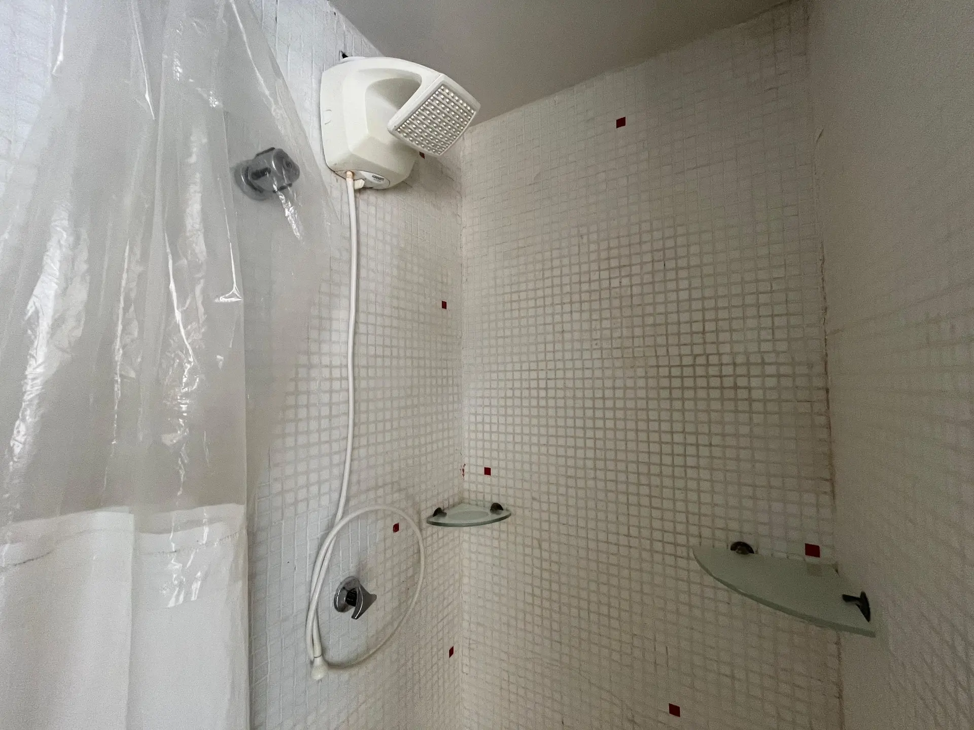 Bathtub in a 2-bedroom apartment, 170 m² — photo 29