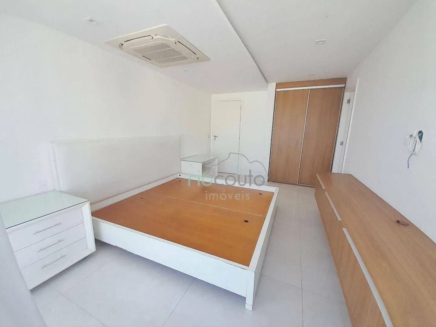 Apartment with 4 bedrooms and a balcony — photo 28