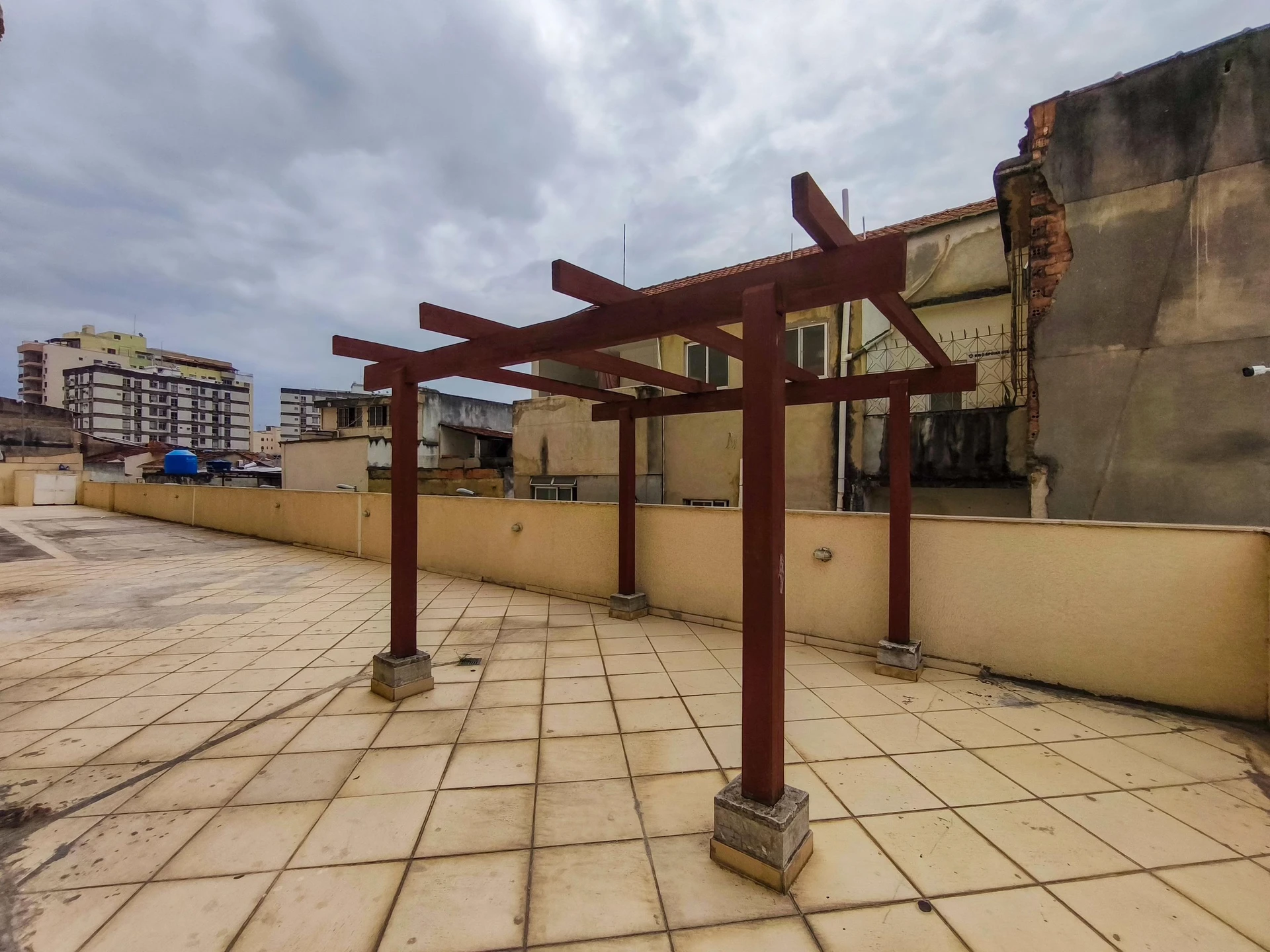 Apartamento de 2 quartos em condomínio com piscina — photo 48