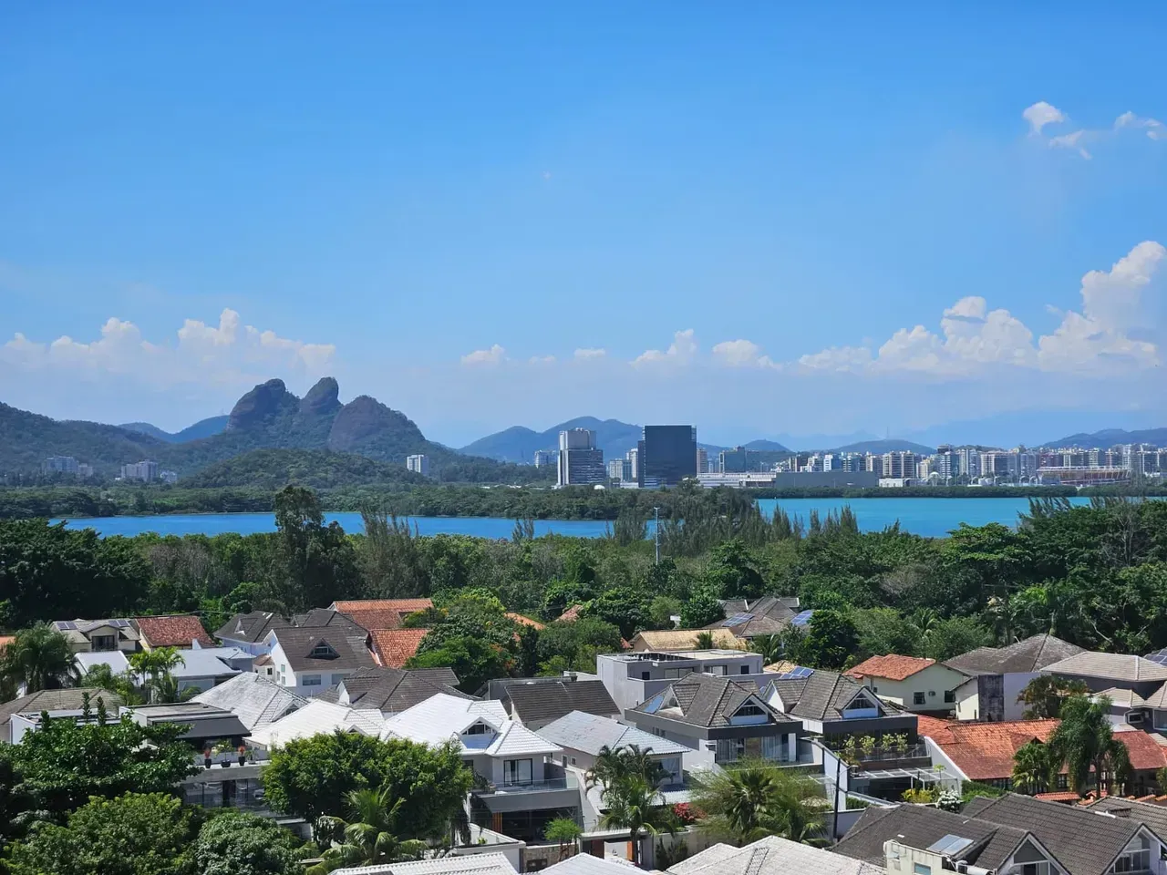Apartamento mobiliado com 4 quartos e 5 banheiros — photo 52
