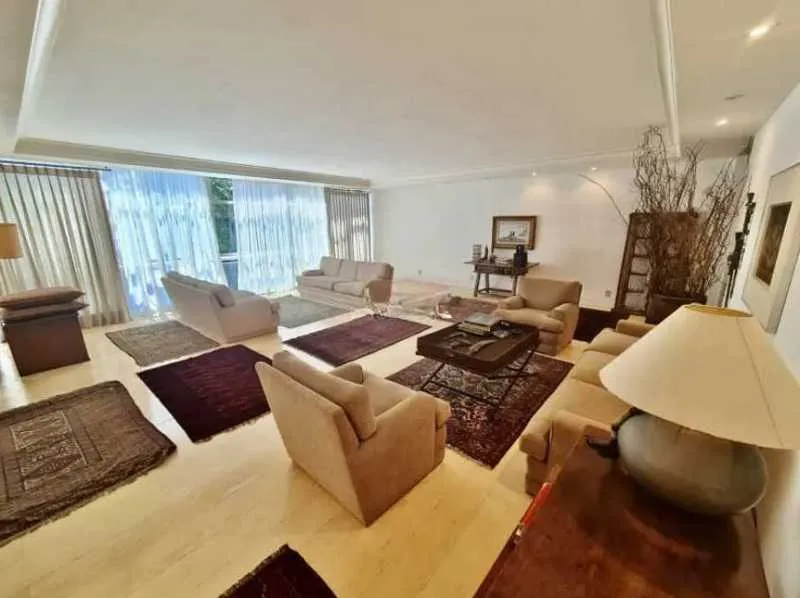 Furnished apartment with 4 bedrooms and 5 bathrooms — photo 3