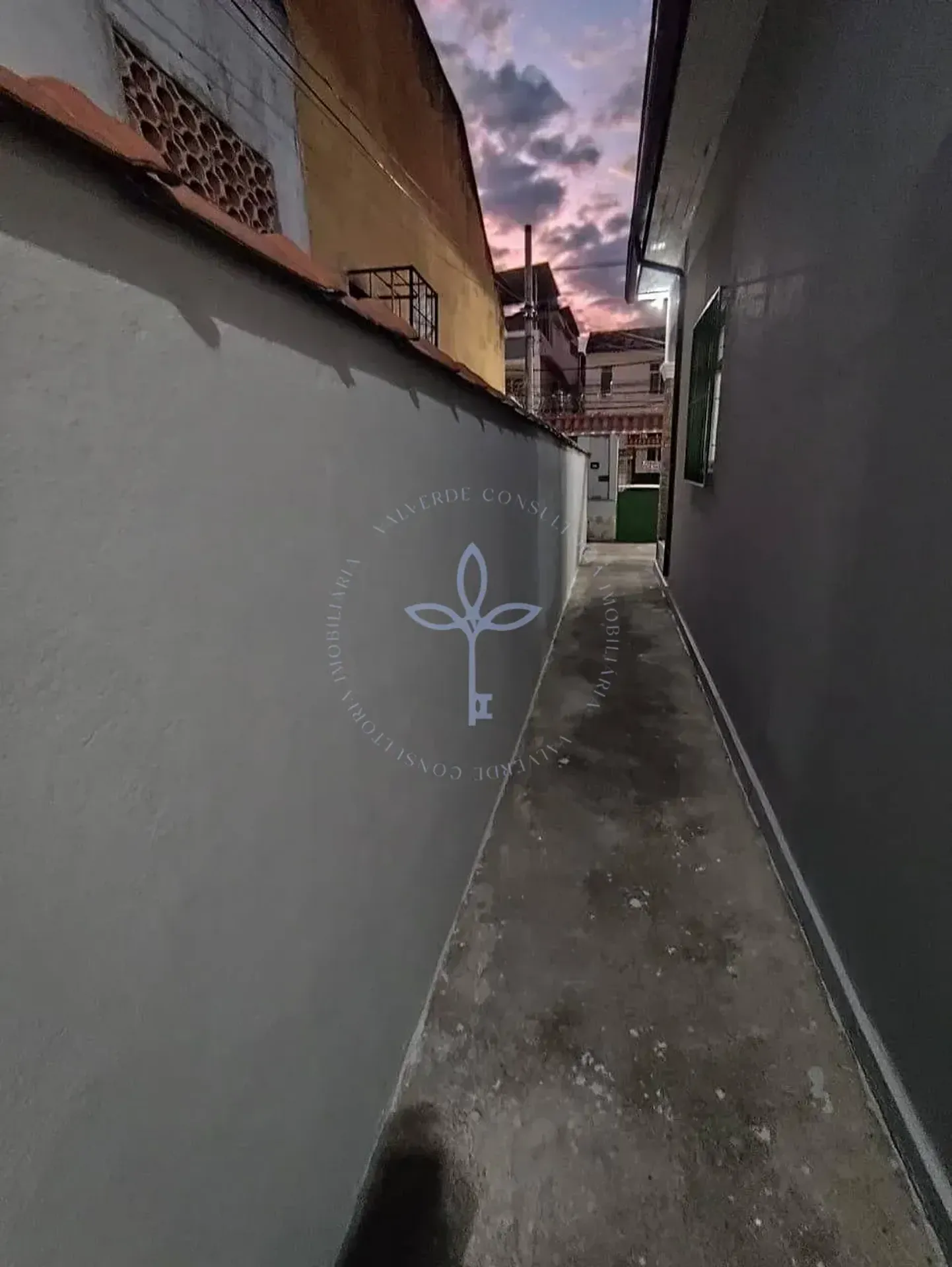 Casa com varanda e 1 vaga de estacionamento para alugar — photo 3