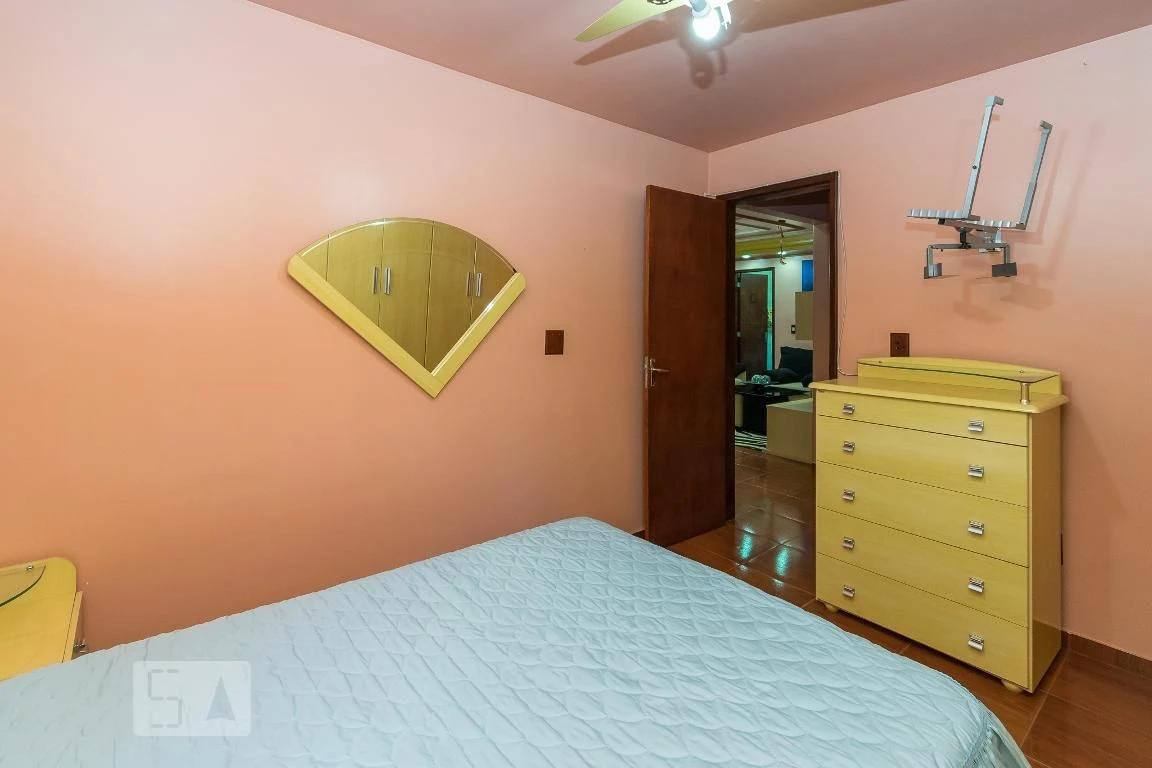 Furnished 2-bedroom apartment with built-in wardrobes — photo 4