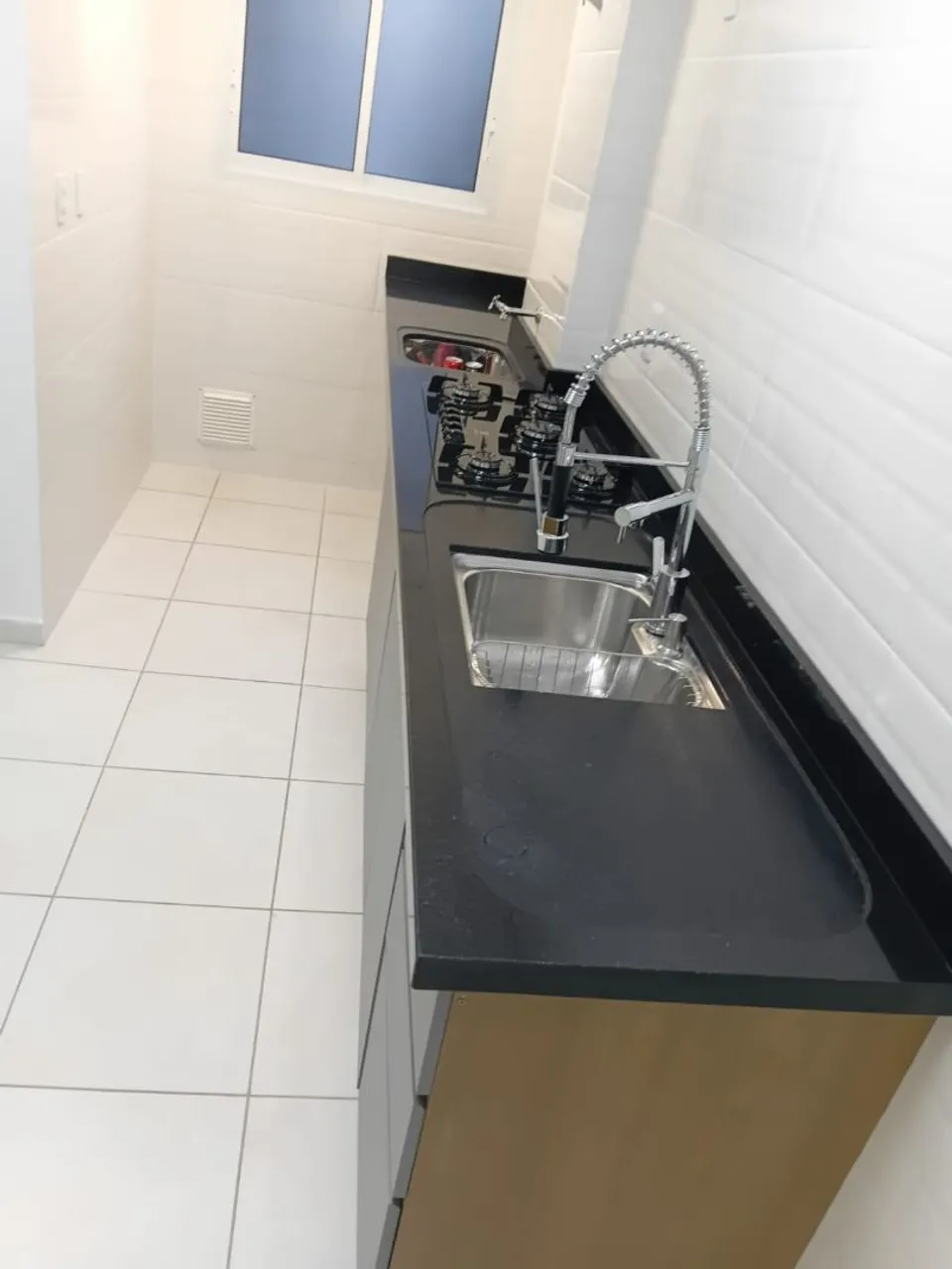 2-bedroom apartment in a building with a gym — photo 2