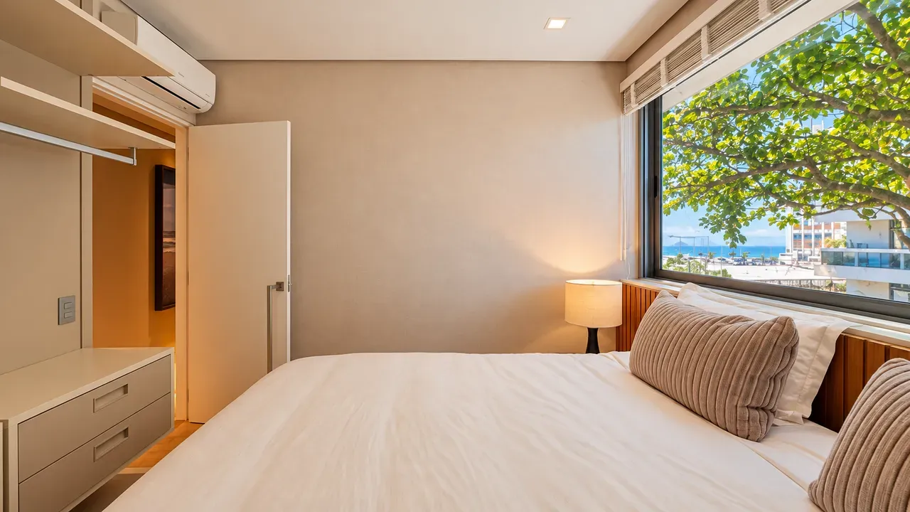 Furnished apartment, 157 m², with floor-to-ceiling windows — photo 29