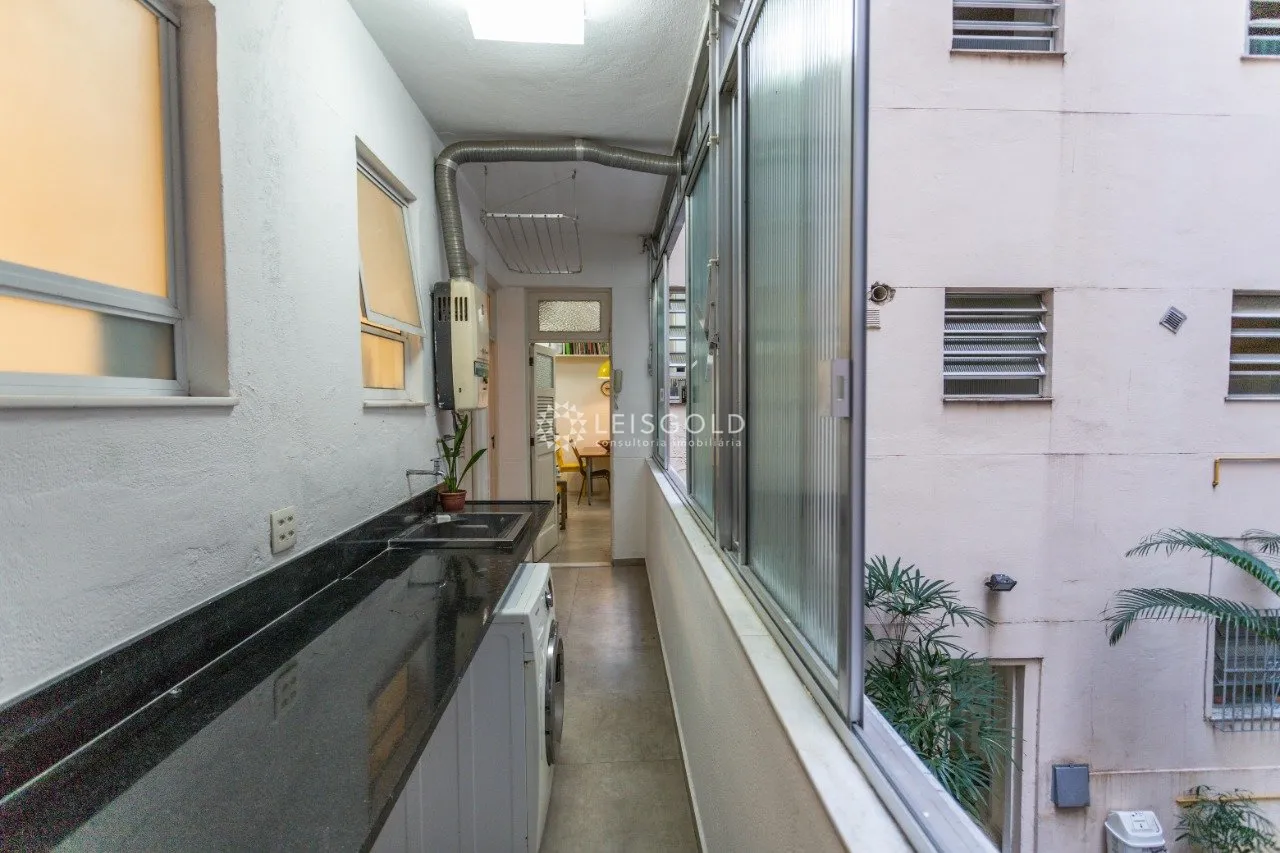Home office in a 4-bedroom apartment, 220 m² — photo 29