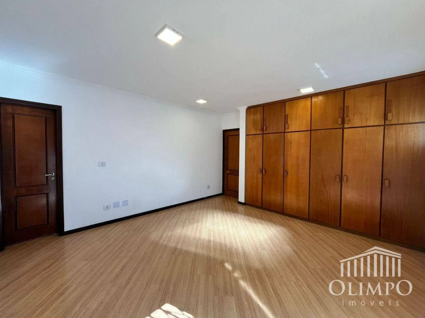 Unfurnished house with 4 bedrooms and a gas kitchen — photo 24