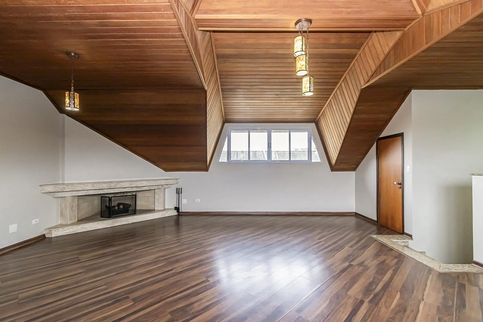 3-bedroom house with a grill on the balcony in Curitiba — photo 30