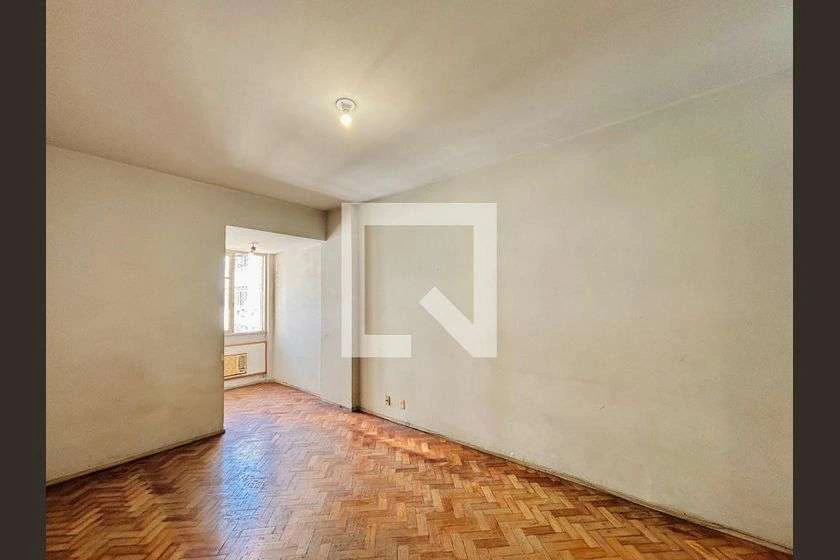 Unfurnished 2-bedroom apartment with city-facing windows — photo 9