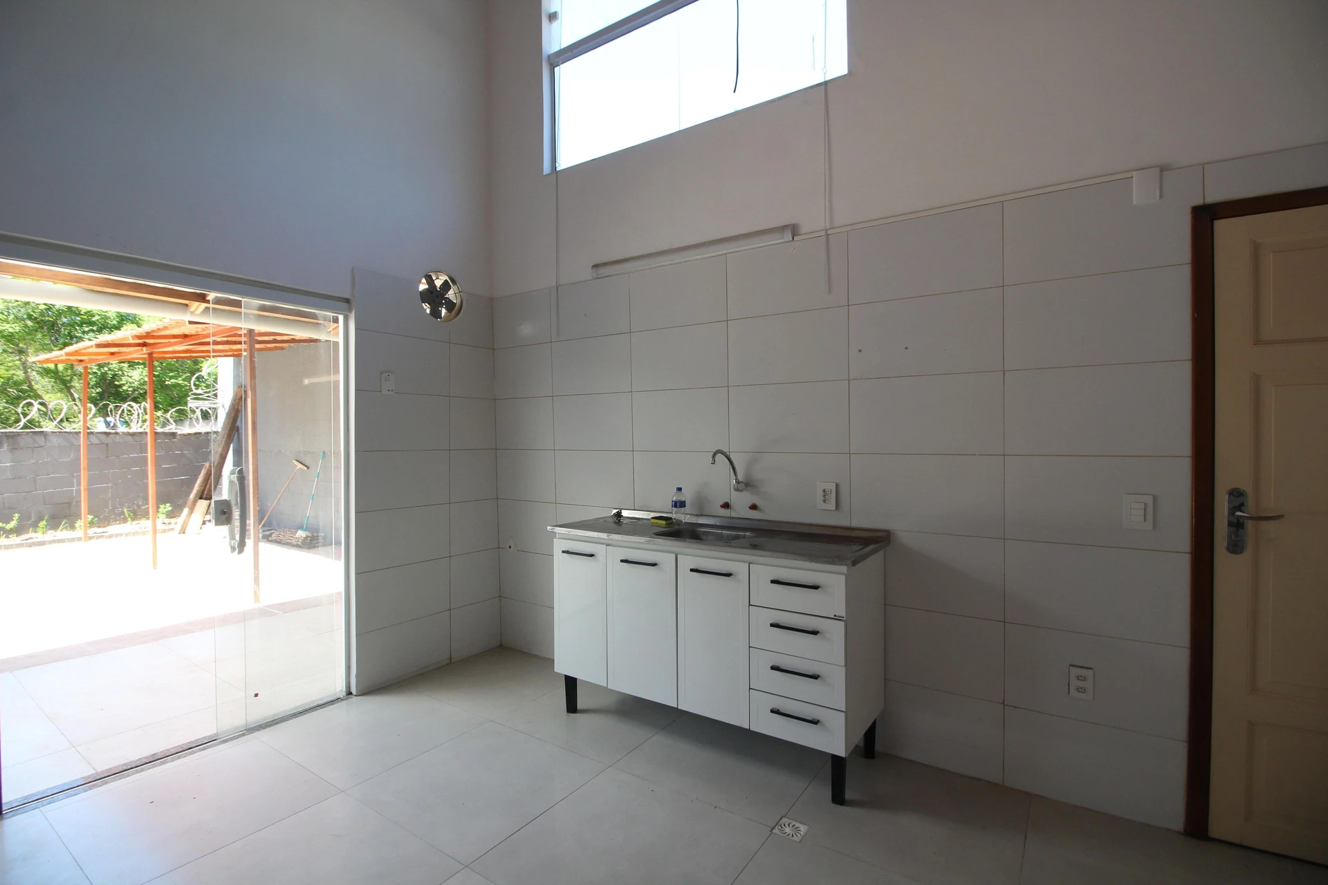 House with 4 bedrooms, 2 bathrooms and private garden — photo 47