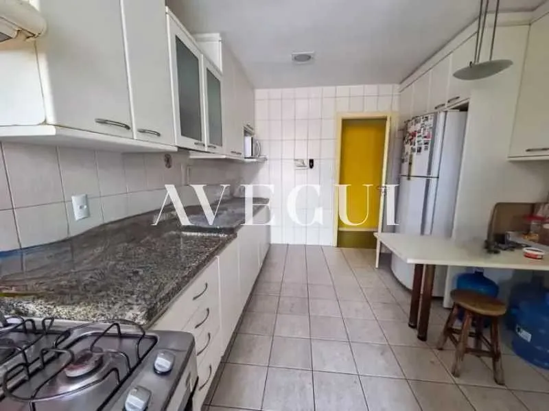 Apartment with 4 bedrooms, 3 bathrooms and balcony — photo 25